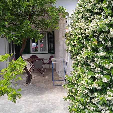 Harbour-Side Apartment With Beautiful Terrace พอดโกรา ภายนอก รูปภาพ